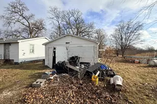 6939 Route 108, Carlinville, IL 62626 - Photo 12