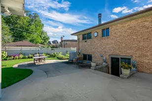 8606 Lillibet Terrace, Morton Grove, IL 60053 - Photo 34