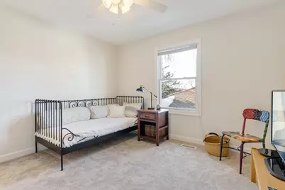 1686 Greenleaf Avenue, Des Plaines, IL 60018 - Photo 24