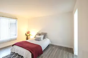 800 Brook Dr, Streamwood, IL 60107 - Photo 10