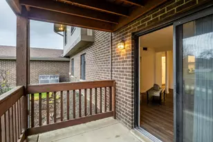 800 Brook Dr, Streamwood, IL 60107 - Photo 20
