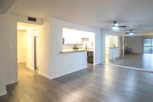 800 Brook Dr, Streamwood, IL 60107 - Photo 6