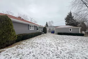 2305 W Grove Ave, Waukegan, IL 60085 - Photo 20