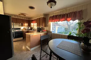 2305 W Grove Ave, Waukegan, IL 60085 - Photo 12