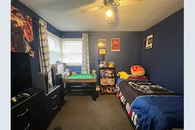 2305 W Grove Avenue, Waukegan, IL 60085 - Photo 8