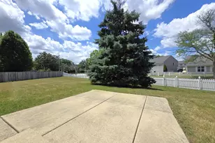 1204 Frederick Ct, Elgin, IL 60120 - Photo 24