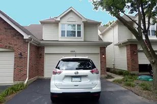 2223 Seaver Ln, Hoffman Estates, IL 60169 - Photo 2