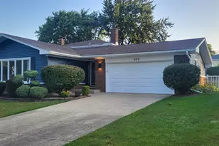 609 Trent Ln, Schaumburg, IL 60193 - Photo 2