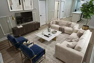 633 E 153rd St, Phoenix, IL 60426 - Photo 2