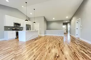 516 Cobblestone Cir, Harvard, IL 60033 - Photo 6