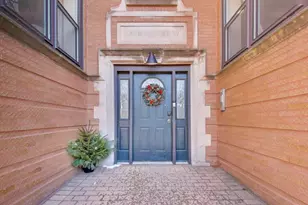 2537 N Hamlin Ave, Chicago, IL 60647 - Photo 2