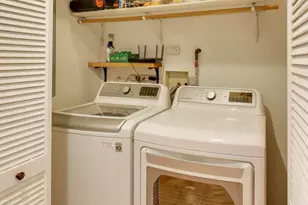 2537 N Hamlin Ave, Chicago, IL 60647 - Photo 18