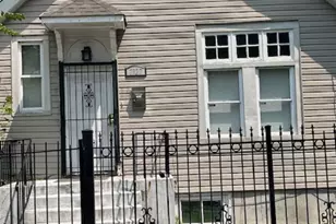 7927 S Burnham Ave, Chicago, IL 60617 - Photo 1