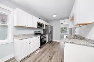 9132 S Saginaw Ave, Chicago, IL 60617 - Photo 14