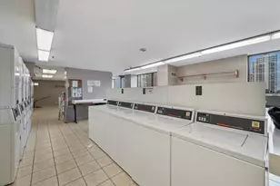 1122 N Clark St, Chicago, IL 60610 - Photo 12