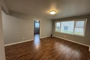 5484 W Higgins Ave, Chicago, IL 60630 - Photo 2