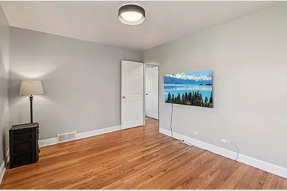 2444 W Berwyn Avenue #1N, Chicago, IL 60625 - Photo 14