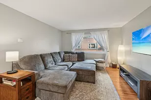 2444 W Berwyn Ave, Chicago, IL 60625 - Photo 2