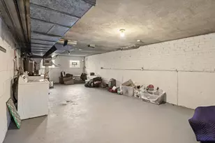 2444 W Berwyn Ave, Chicago, IL 60625 - Photo 18