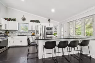 122 W Helen Rd, Palatine, IL 60067 - Photo 6