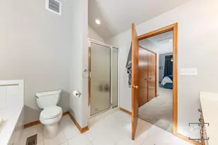 11 Warner Cir, Lemont, IL 60439 - Photo 14