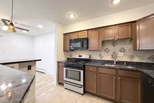 460 N Wilke Rd, Palatine, IL 60074 - Photo 4