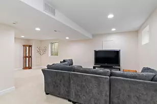 2803 Hidden Valley Ct, Carpentersville, IL 60110 - Photo 22