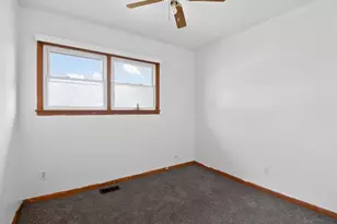 127 S Scottswood Dr, Urbana, IL 61802 - Photo 14