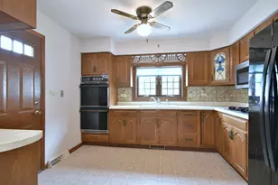 8006 W Courtland Ave, Norridge, IL 60706 - Photo 14