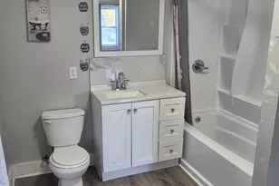 [Address not provided], Elgin, IL 60120 - Photo 6