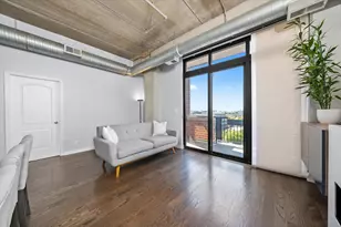 811 W 15th Pl, Chicago, IL 60608 - Photo 6