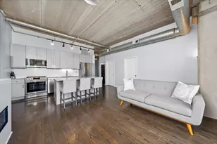 811 W 15th Pl, Chicago, IL 60608 - Photo 2