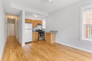 7456 N Greenview Ave, Chicago, IL 60626 - Photo 2