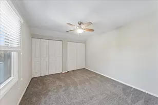 335 Shadow Bend Dr, Wheeling, IL 60090 - Photo 14