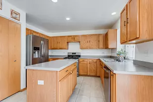 1544 Suncrest Ln, Bolingbrook, IL 60490 - Photo 6