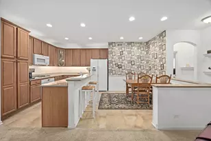 1193 Heathrow Ln, Aurora, IL 60502 - Photo 6