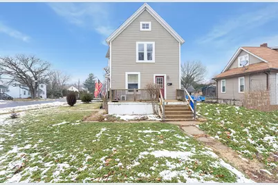 118 W Donovan Avenue, Woodstock, IL 60098 - Photo 2