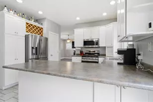 9821 Gabriel Dr, Bloomington, IL 61705 - Photo 4