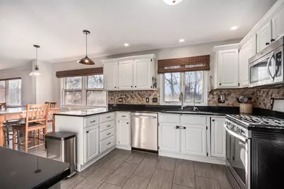 4609 Valerie Drive, Crystal Lake, IL 60014 - Photo 6