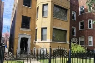 7842 S Bennett Ave, Chicago, IL 60649 - Photo 12