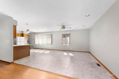 365 Washington Boulevard, Hoffman Estates, IL 60169 - Photo 12