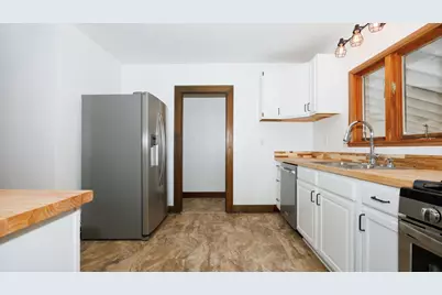 611 E Olive Street, Bloomington, IL 61701 - Photo 18