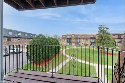 9423 Bay Colony Drive #2S, Des Plaines, IL 60016 - Photo 10