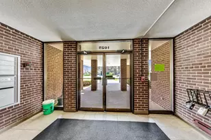 1025 S Fernandez Ave, Arlington Heights, IL 60005 - Photo 4