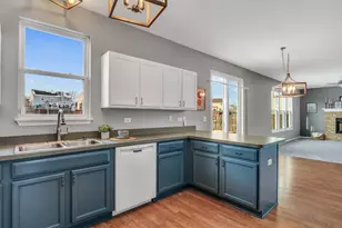 90 N Inverness Ct, Round Lake, IL 60073 - Photo 16