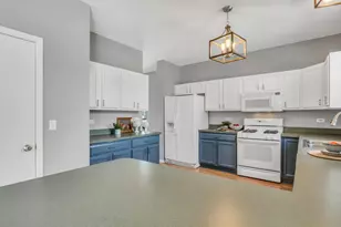 90 N Inverness Ct, Round Lake, IL 60073 - Photo 18