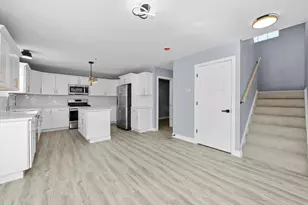 106 W Thompson St, Harvard, IL 60033 - Photo 10