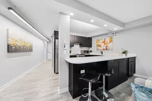 300 N State St, Chicago, IL 60654 - Photo 4