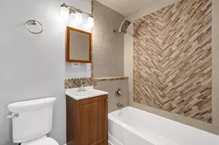 27 Hawthorne Ln, Streamwood, IL 60107 - Photo 14