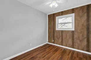 27 Hawthorne Ln, Streamwood, IL 60107 - Photo 16